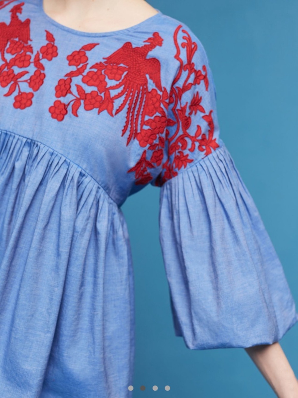 HEMANT & NANDITA Sky Blue Tunic with Red Floral Embroidery - Picture 6 of 7
